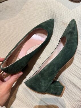 ALLY pumps in suede Pointed Toe Block Heel in Forest Green